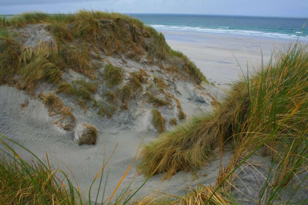 Baleshare walking route through dunes